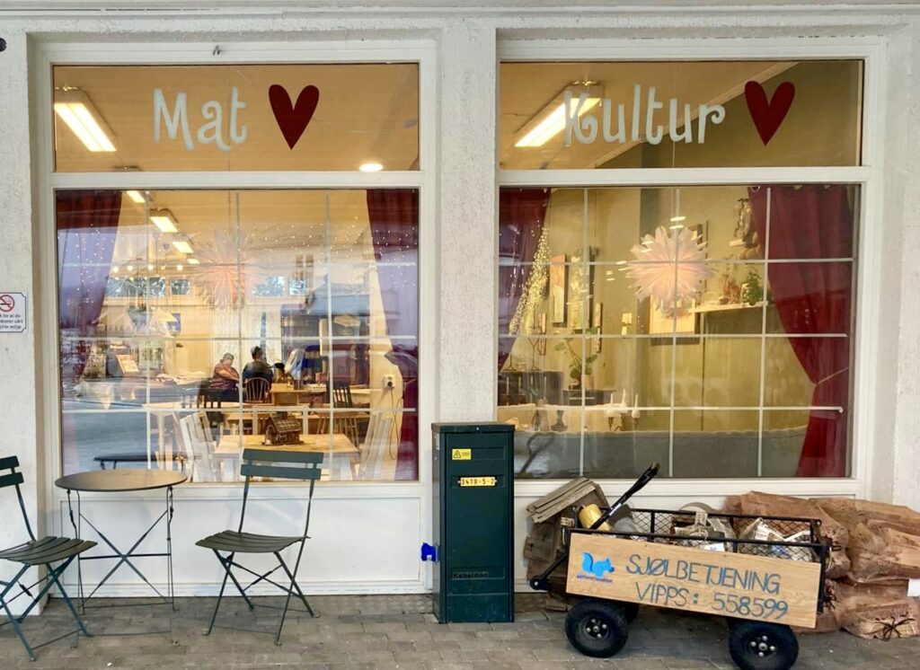 huldra kafe fra utsiden